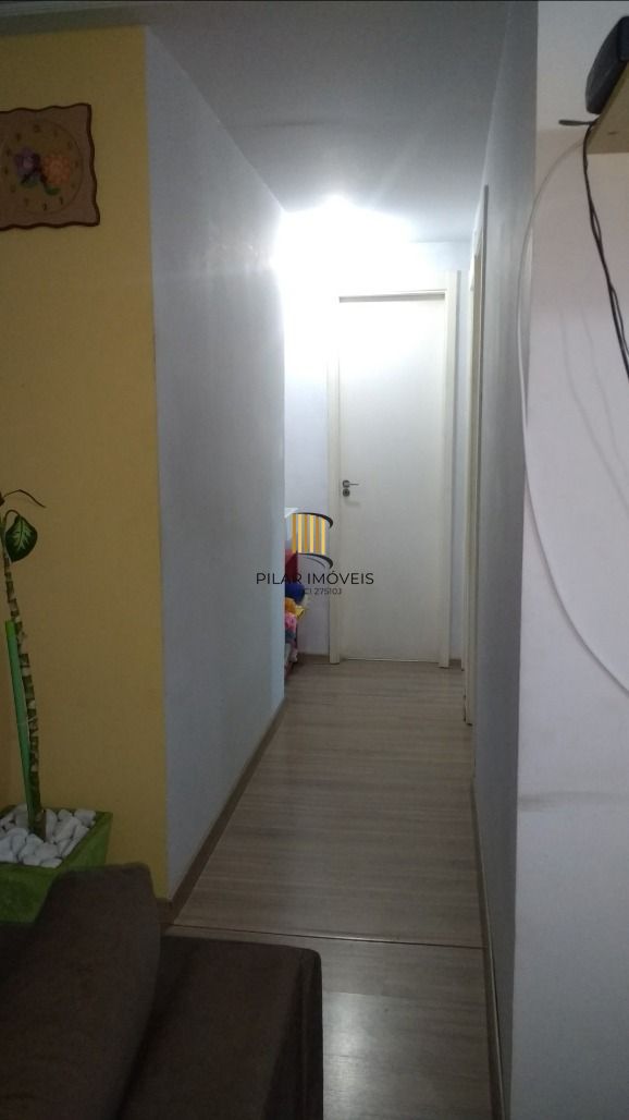 Vende ótimo apto de 02 dormitórios, Bairro Sarandi