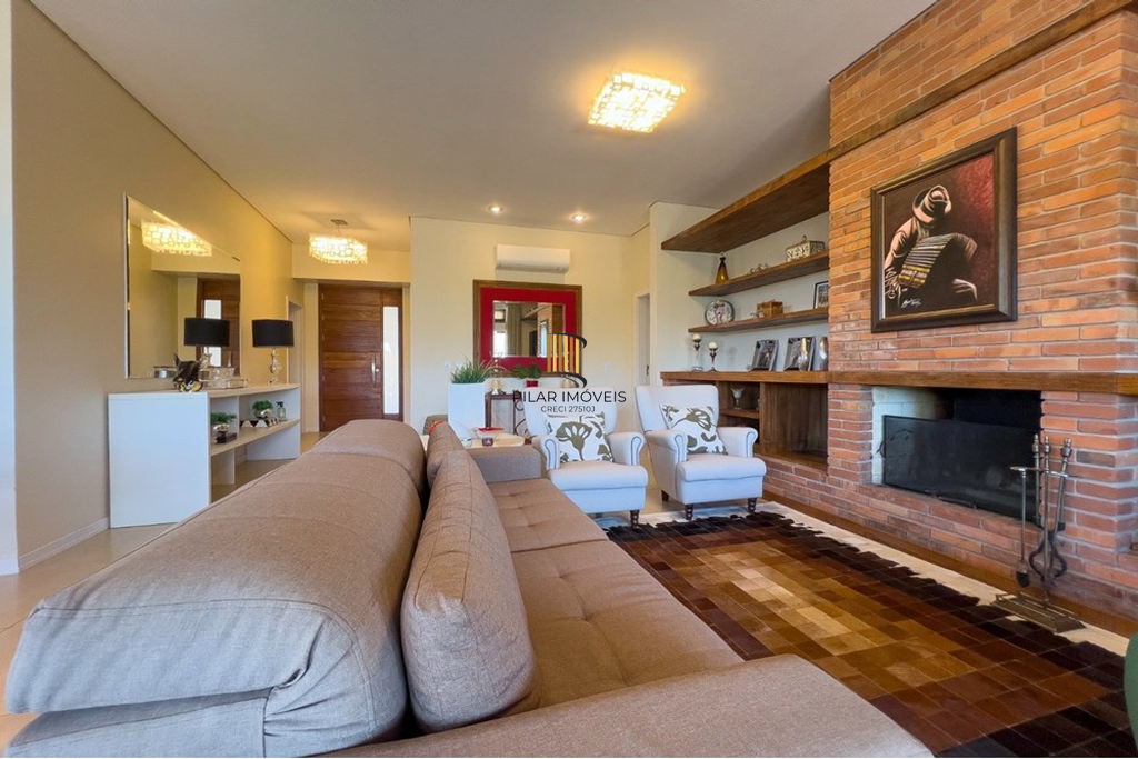 Casa de Condomínio 4 dormitórios no bairro Centro