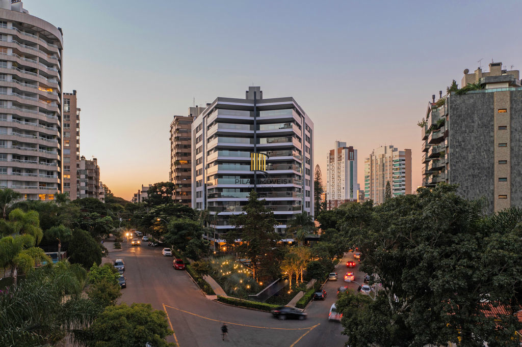 Apartamento 4 dormitórios no bairro Bela Vista