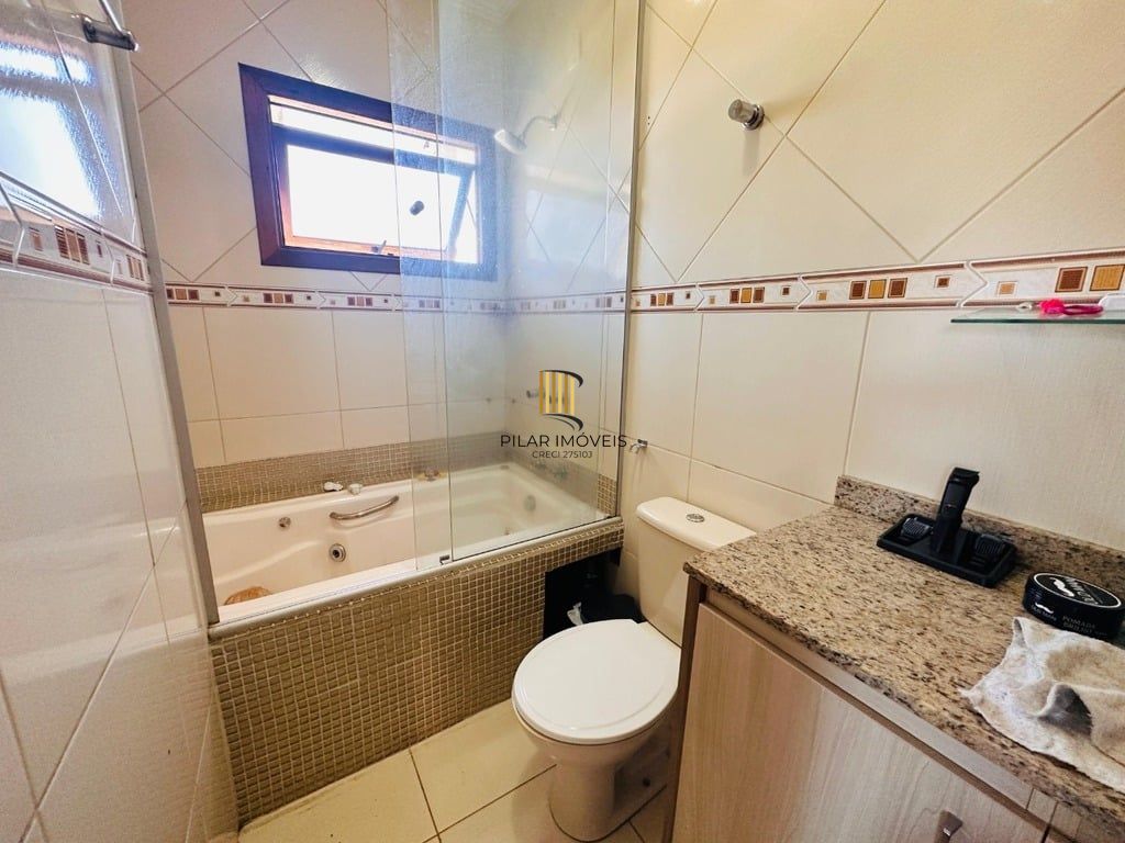 Casa 3 dormitórios no bairro Hípica