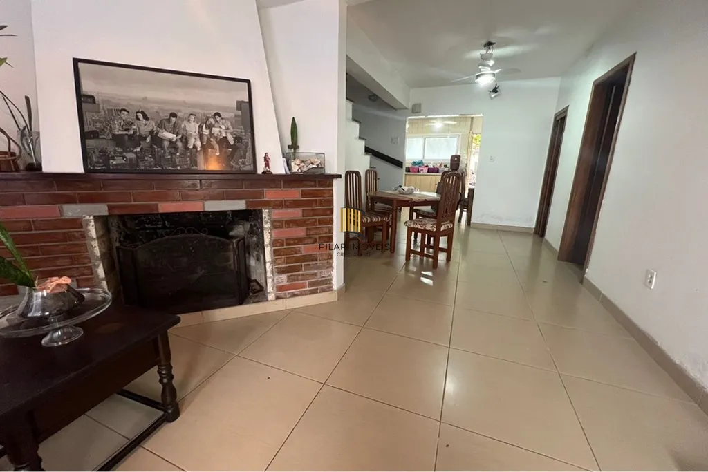 Casa 5 dormitórios no bairro Partenon