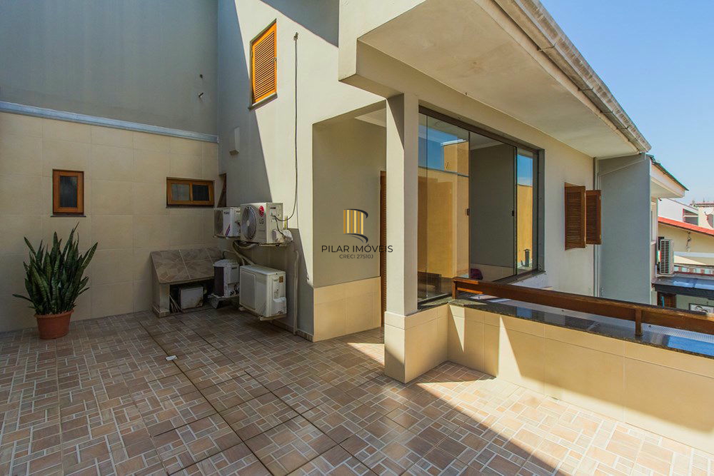 Casa 4 dormitórios no bairro Moinhos de Vento