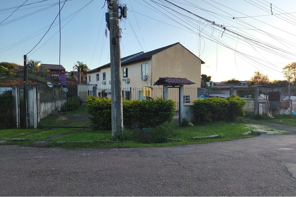 Casa 2 dormitórios no bairro Viamópolis