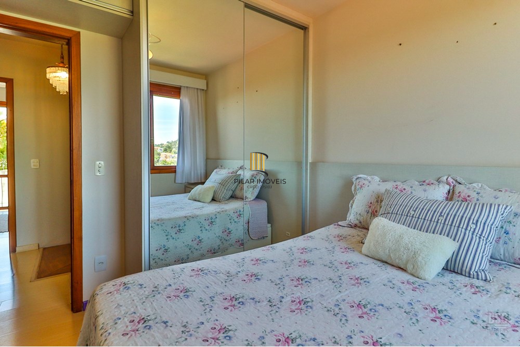 Casa de Condomínio 3 dormitórios no bairro Ipanema