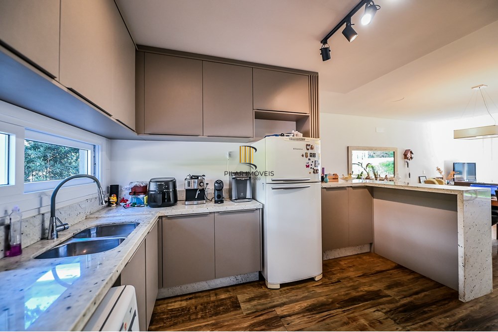 Casa de Condomínio 3 dormitórios no bairro Pedra Redonda