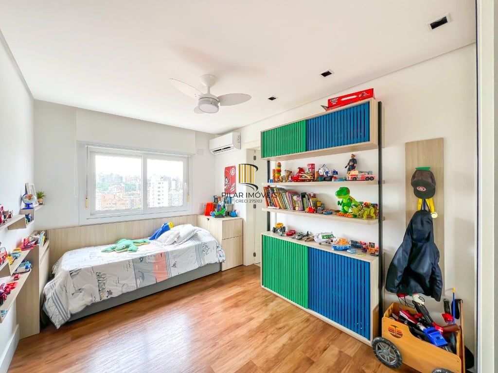 Apartamento 4 dormitórios no bairro Petrópolis