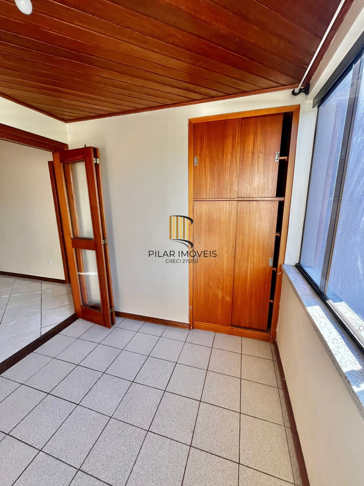 Apto 03 dorm com suíte, andar alto, vista, ótima posição solar, 1 vaga no Cristo