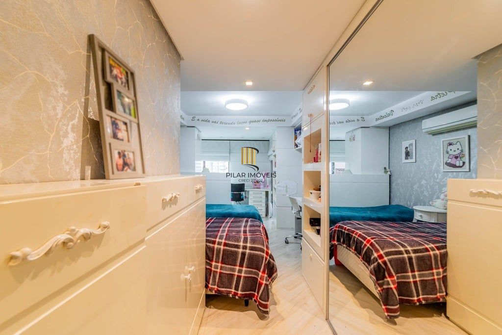 Apartamento 4 dormitórios no bairro Petrópolis