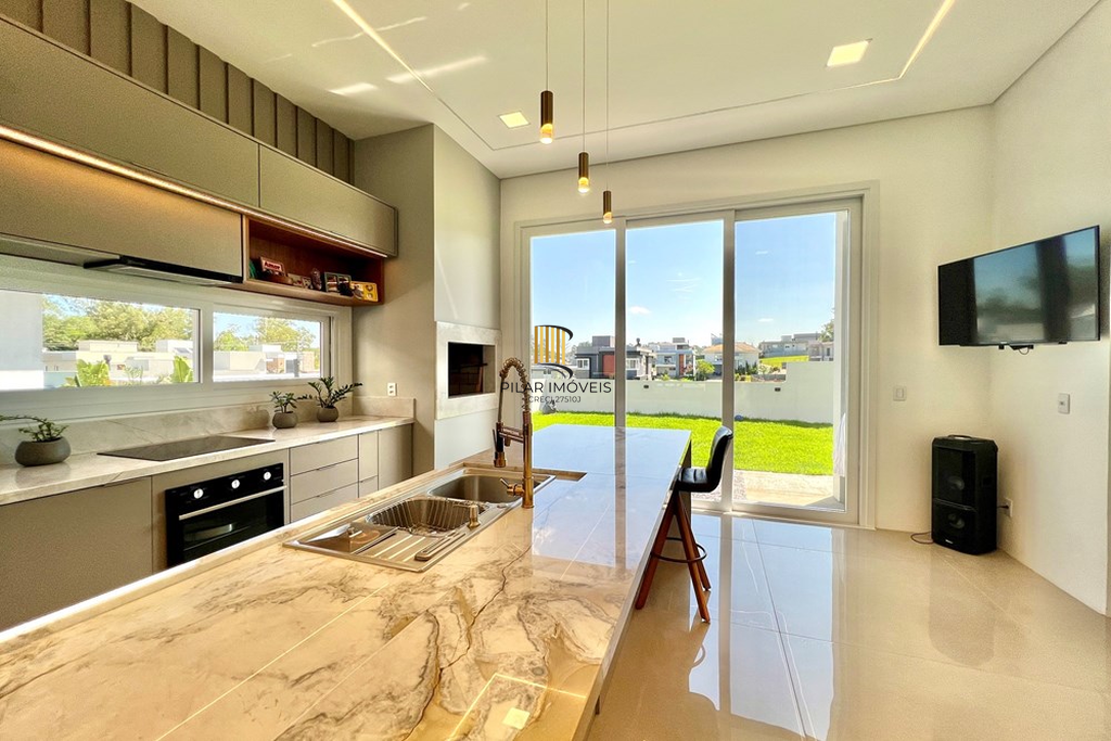 Casa de Condomínio 3 dormitórios no bairro Sanga Funda