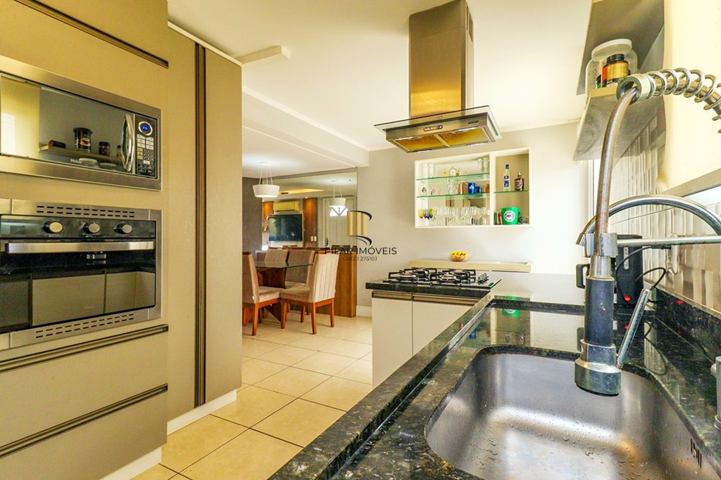 Casa de Condomínio 3 dormitórios no bairro São Sebastião