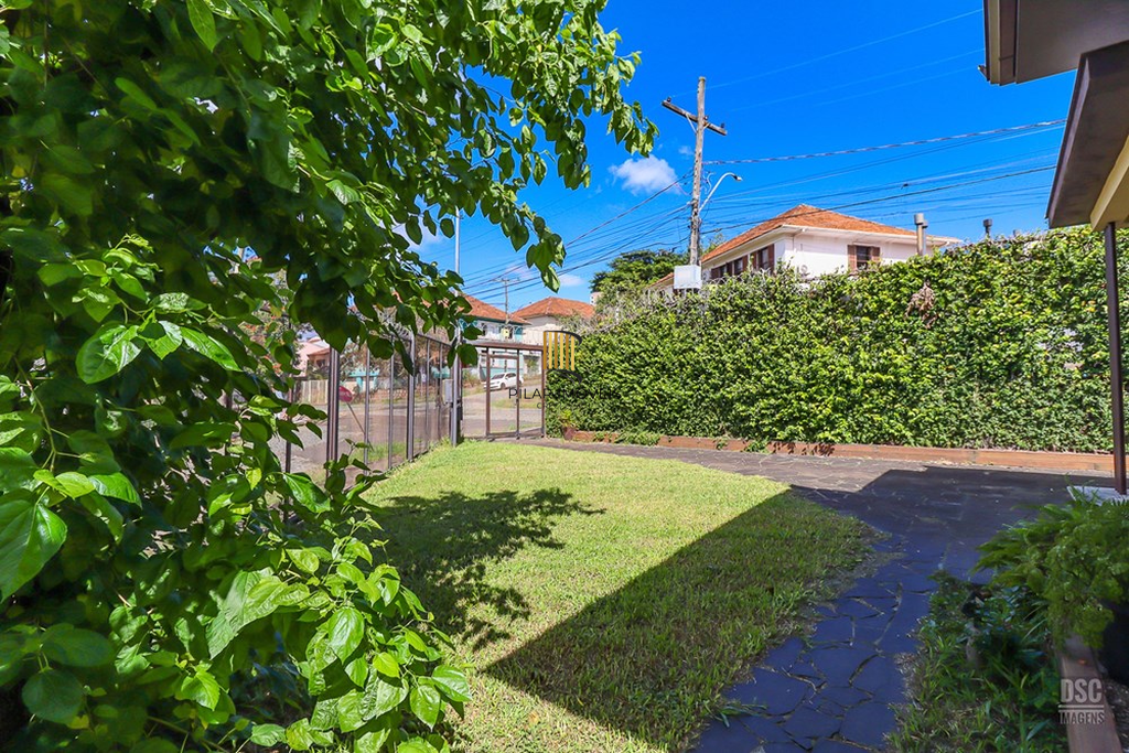 Casa 3 dormitórios no bairro Passo da Areia