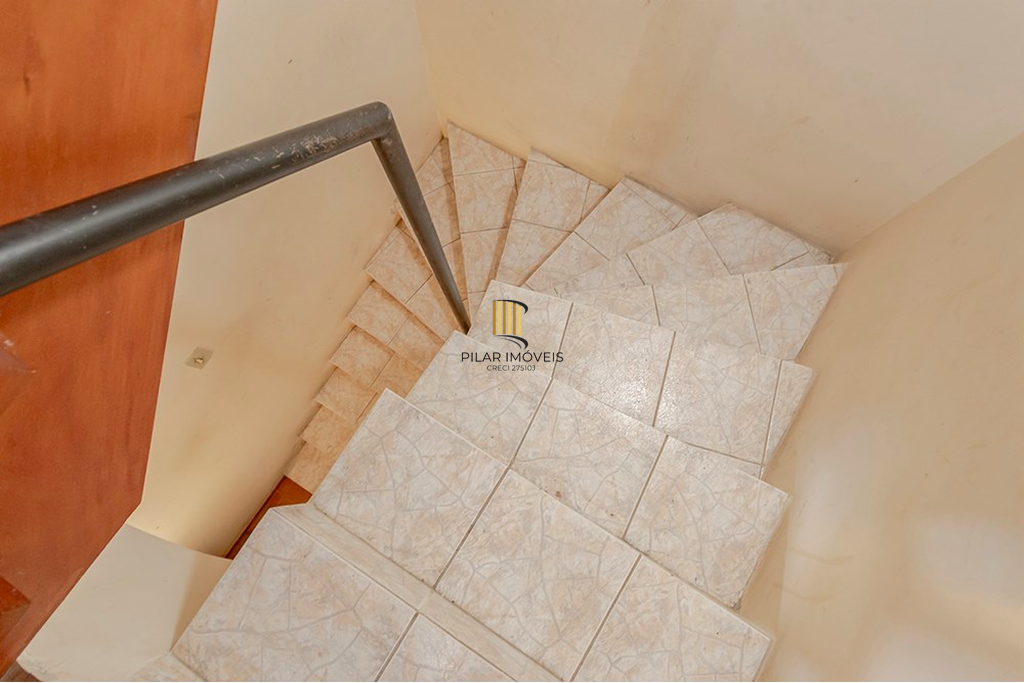 Casa 5 dormitórios no bairro Glória