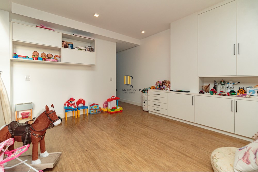 Casa 4 dormitórios no bairro Chácara das Pedras