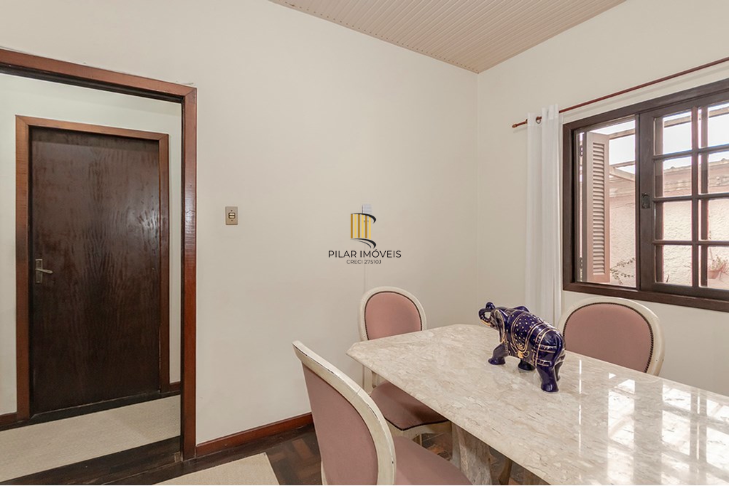 Casa 4 dormitórios no bairro Passo da Areia