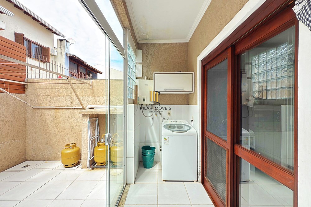 Casa de Condomínio 3 dormitórios no bairro Hípica