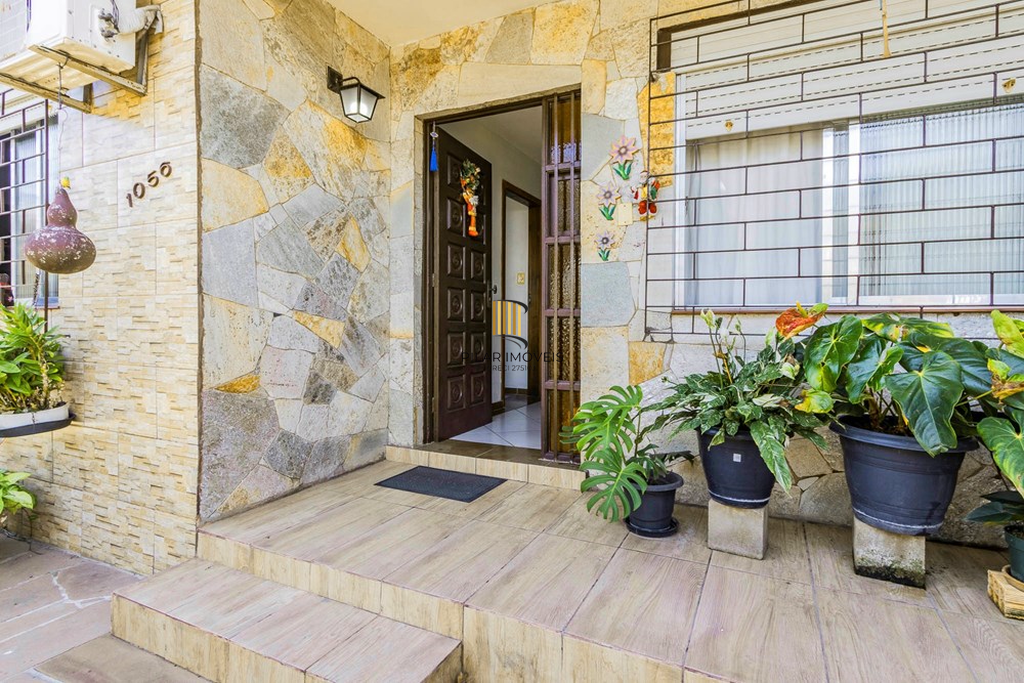 Casa 3 dormitórios no bairro Santa Maria Goretti