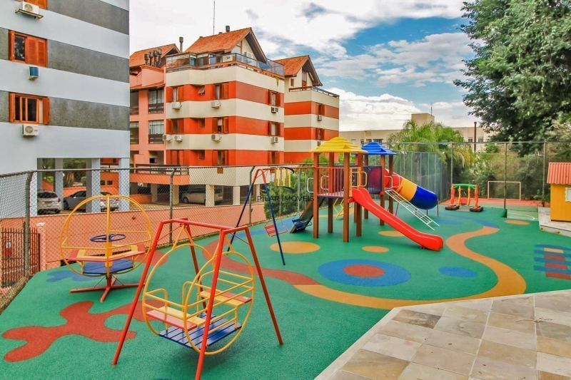Apartamento 4 dormitórios no bairro Cavalhada