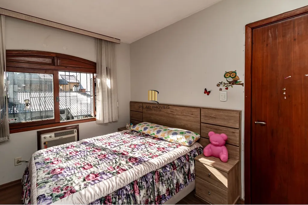 Casa 4 dormitórios no bairro Jardim Planalto