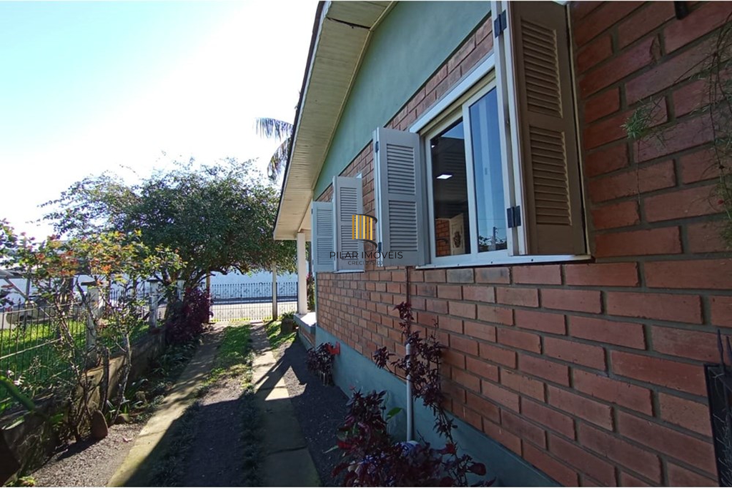 Casa 2 dormitórios no bairro Contestado