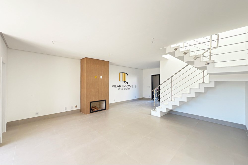 Casa 3 dormitórios no bairro Hípica