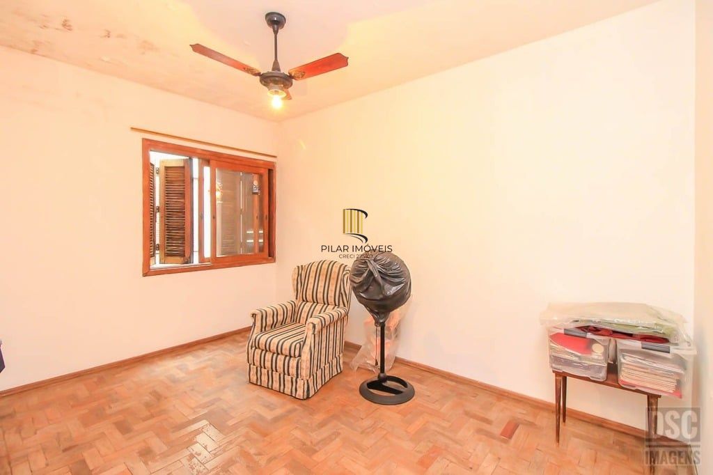 Casa 3 dormitórios no bairro Glória