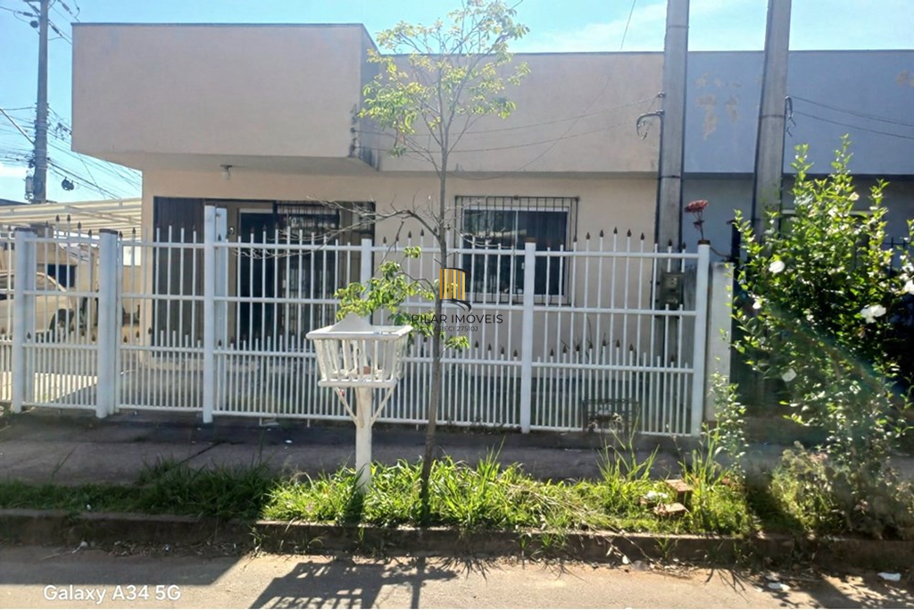 Casa 2 dormitórios no bairro Jardim Algarve