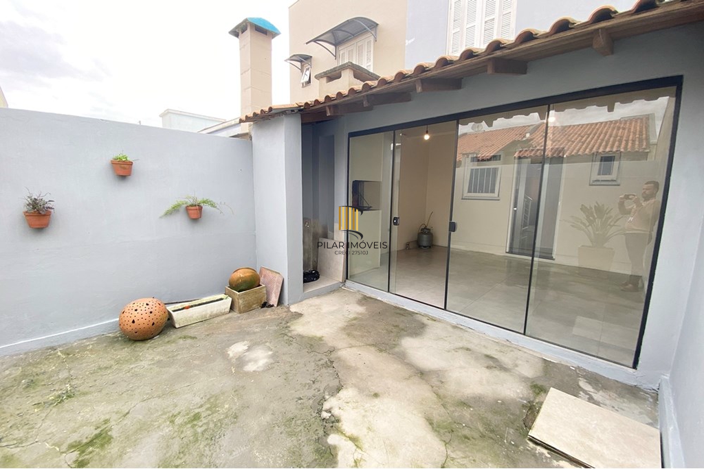 Casa 2 dormitórios no bairro Olaria