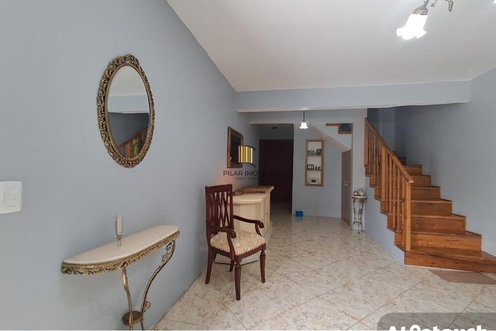 Casa 3 dormitórios no bairro Jardim Algarve