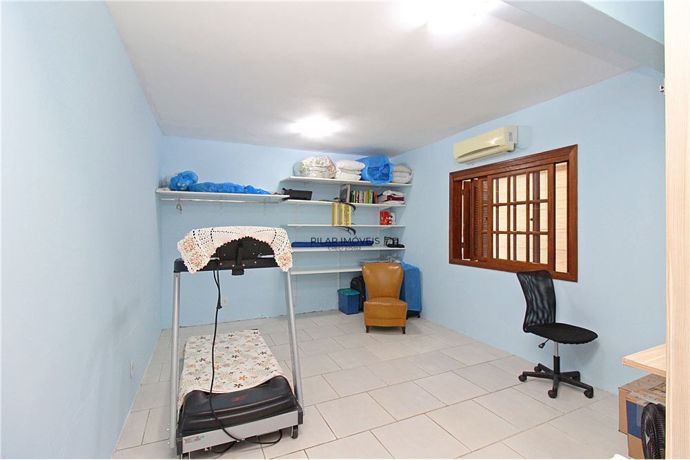 Casa 3 dormitórios no bairro Medianeira