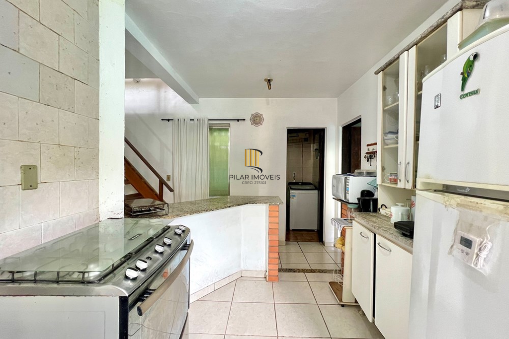 Casa 4 dormitórios no bairro Igara