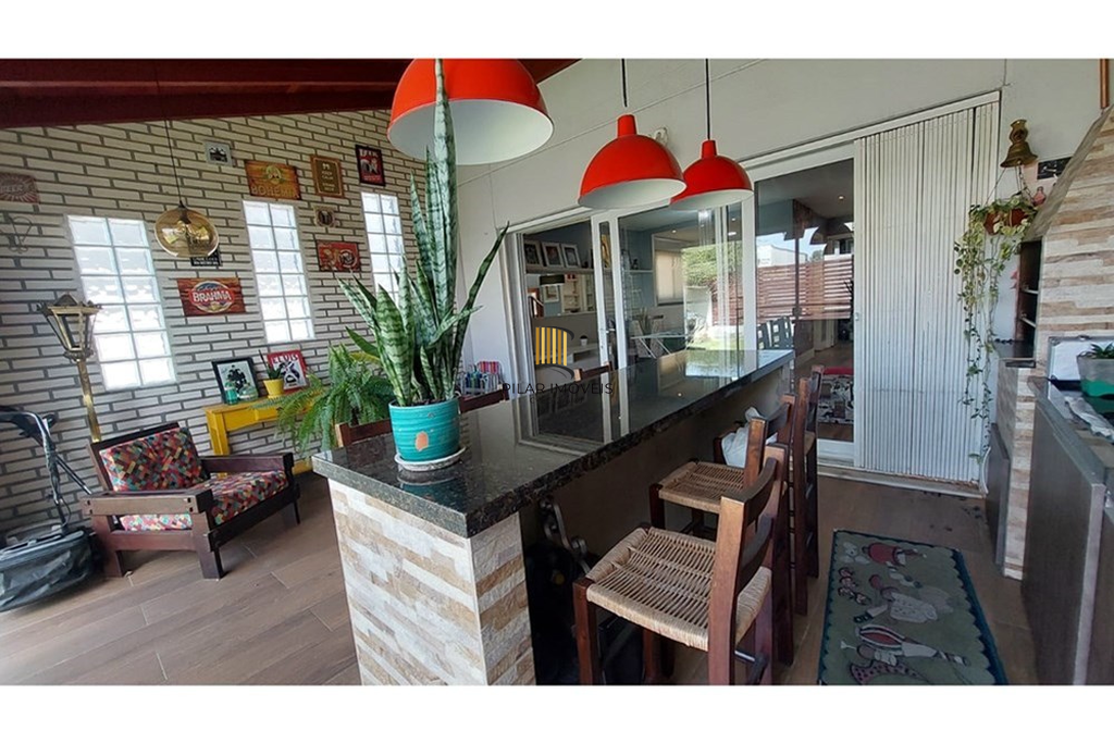 Casa 3 dormitórios no bairro Lomba do Pinheiro