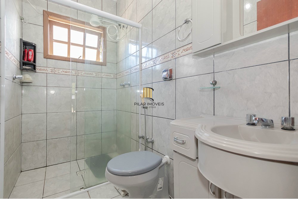 Casa 5 dormitórios no bairro Glória