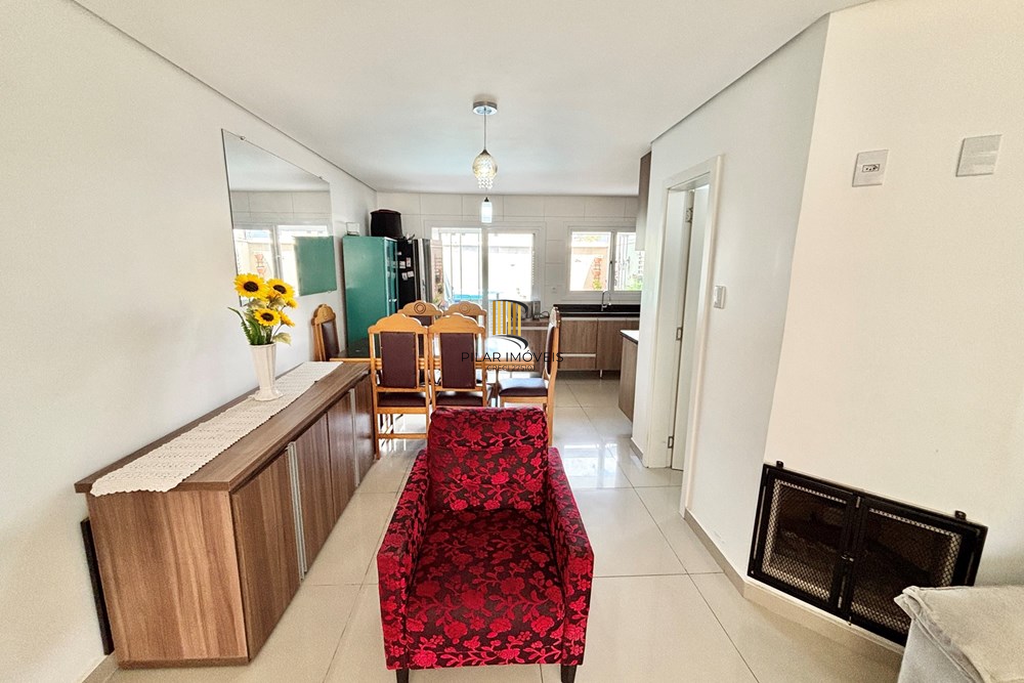 Casa 3 dormitórios no bairro Igara