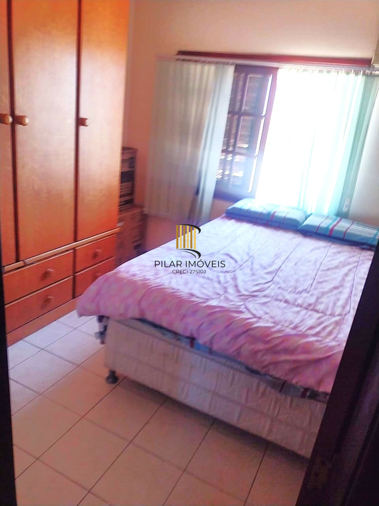 Casa 3 dormitórios no bairro Hípica