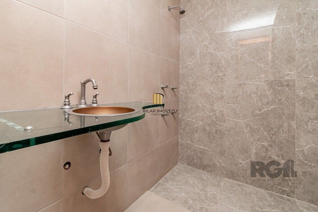 Apartamento 3 dormitórios no bairro Menino Deus