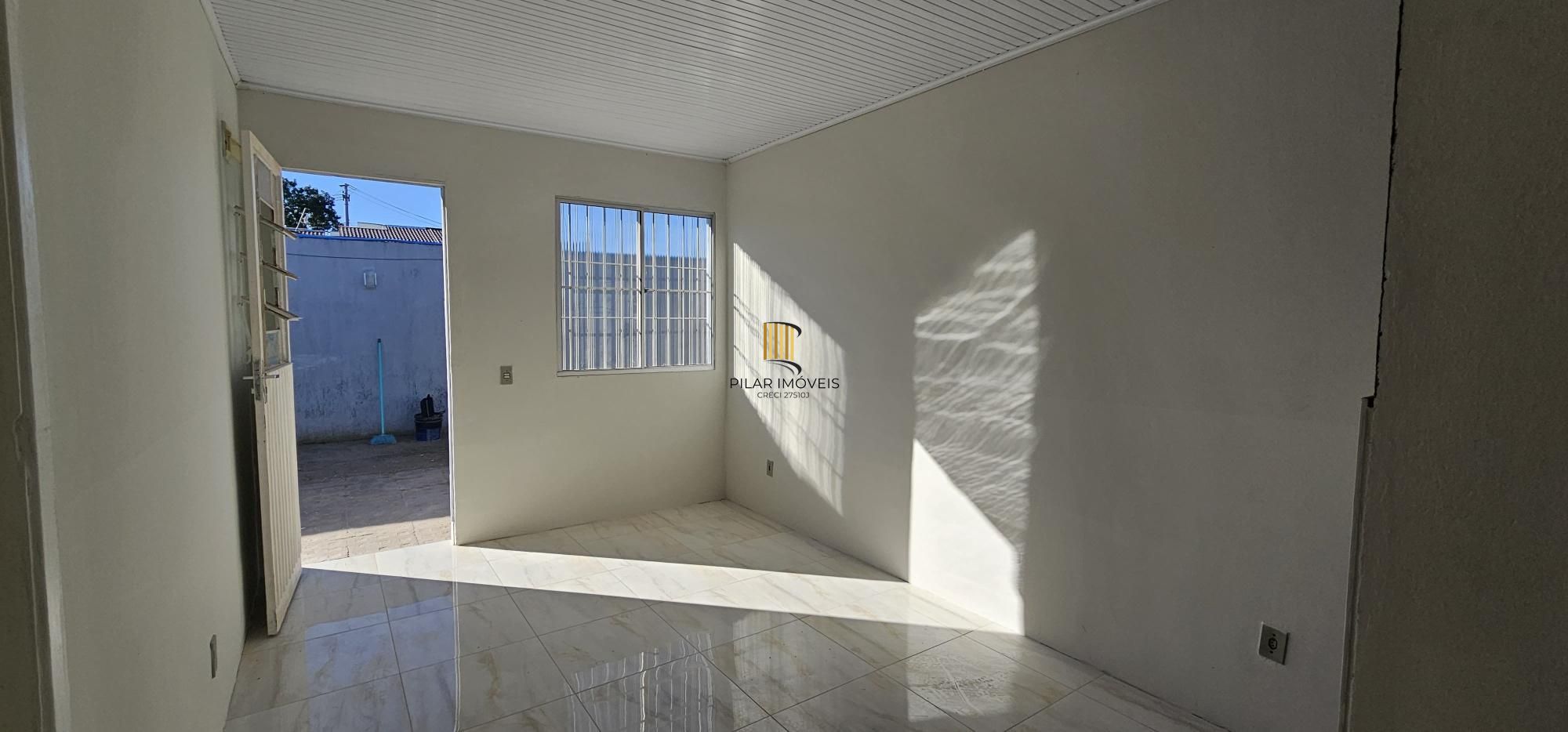 Casa com 02 dorm, vaga por convenção, 40 m², condomínio fechado, Alvorada