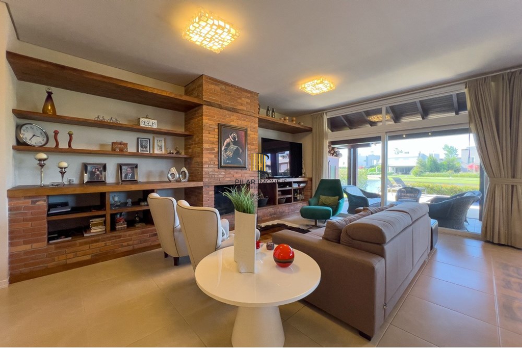 Casa de Condomínio 4 dormitórios no bairro Centro