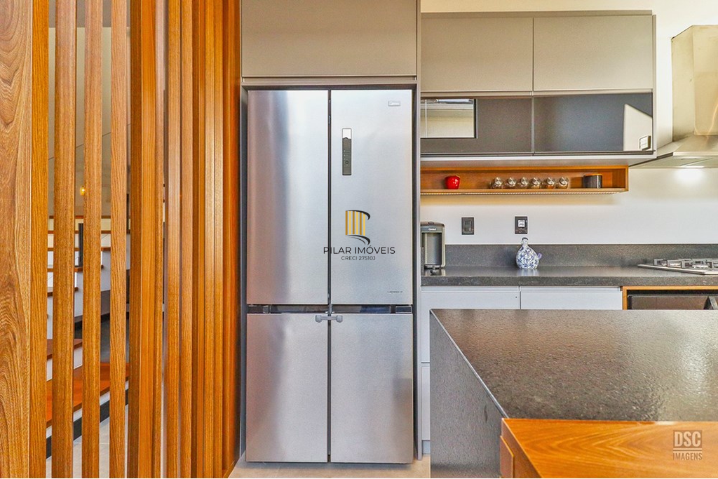 Casa de Condomínio 5 dormitórios no bairro Vila Nova