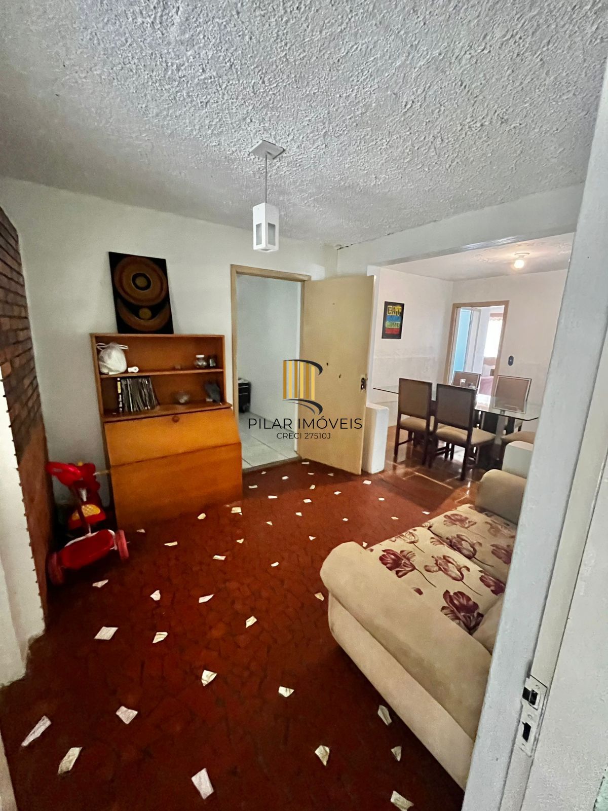 Casa com 80 m2 de área construída, 03 dorm, sala estar/jantar, cozinha, pátio