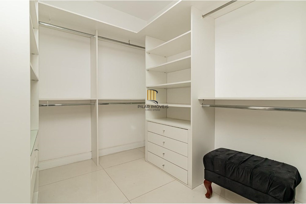 Casa 4 dormitórios no bairro Nonoai