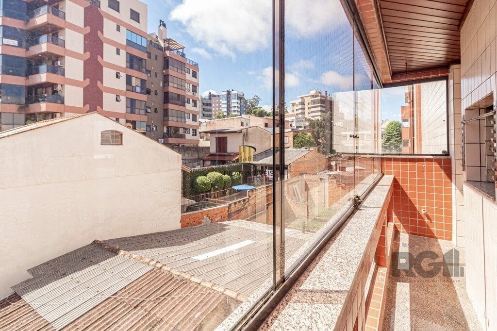 Apartamento 3 dormitórios no bairro Menino Deus