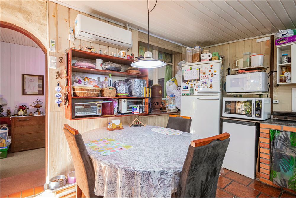 Casa 5 dormitórios no bairro Petrópolis