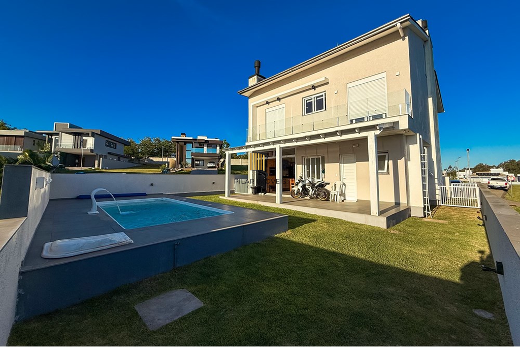 Casa de Condomínio 3 dormitórios no bairro Sanga Funda