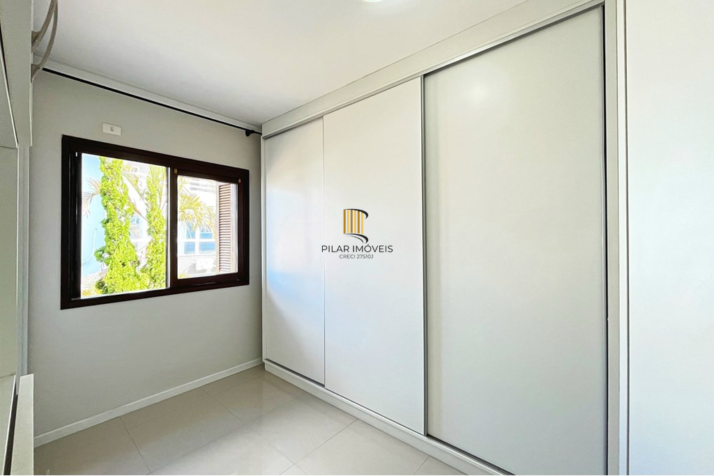 Casa 3 dormitórios no bairro Hípica