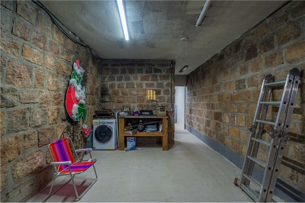 Casa 4 dormitórios no bairro Jardim Lindóia