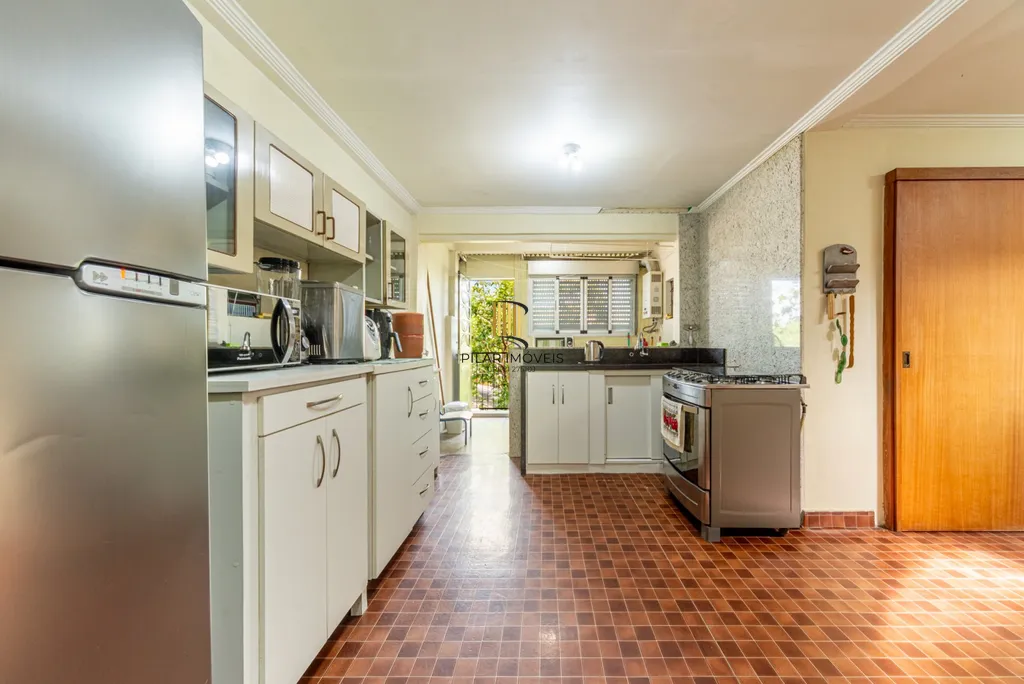 Casa 4 dormitórios no bairro Sarandi