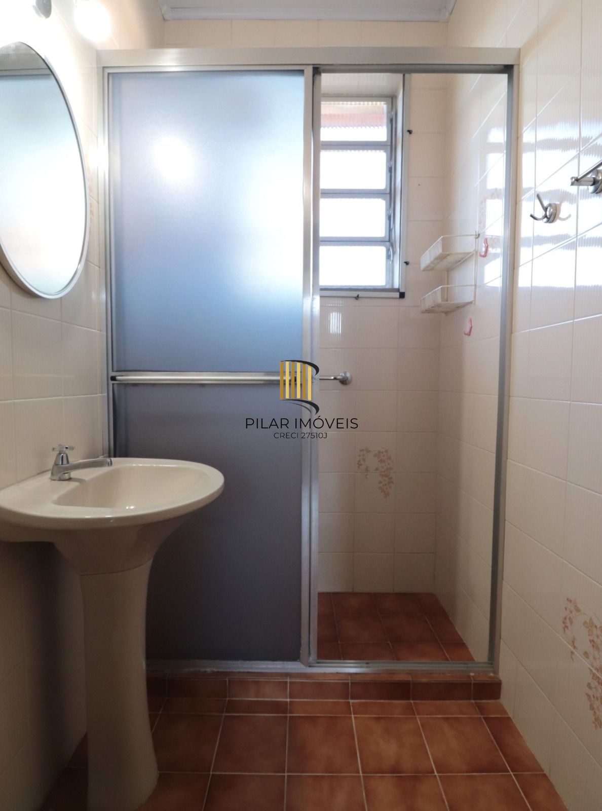 Apto no IAPI, 02 dorm com vaga de garagem