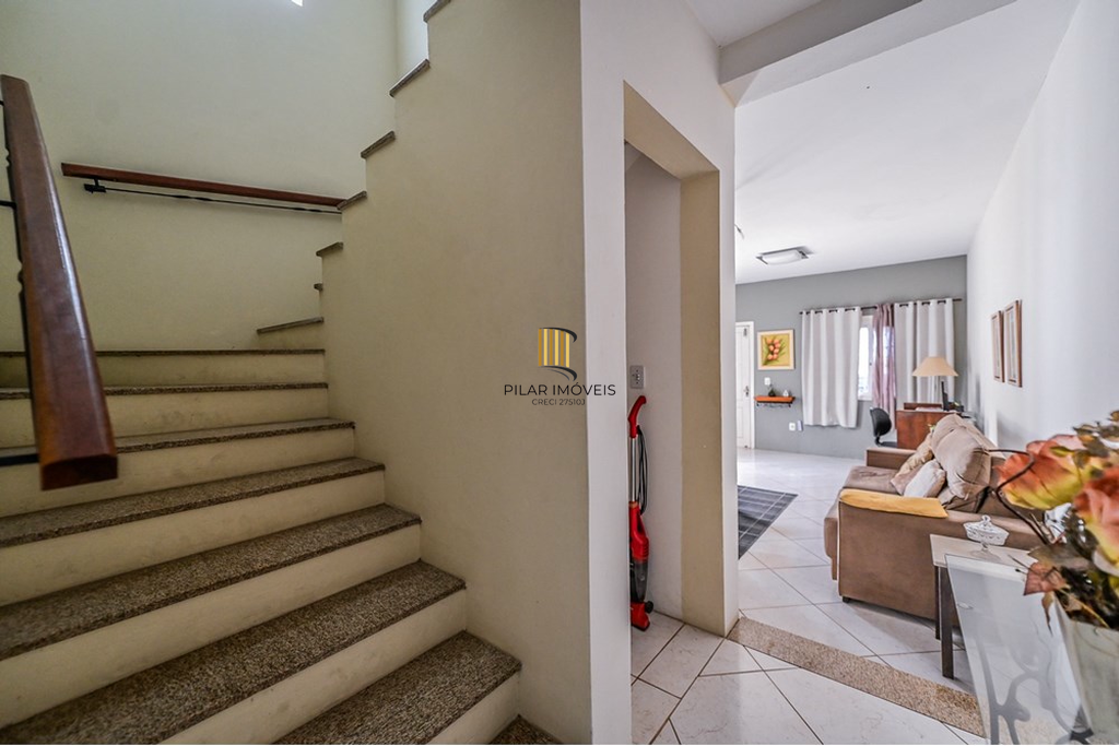 Casa 4 dormitórios no bairro Vila Ipiranga