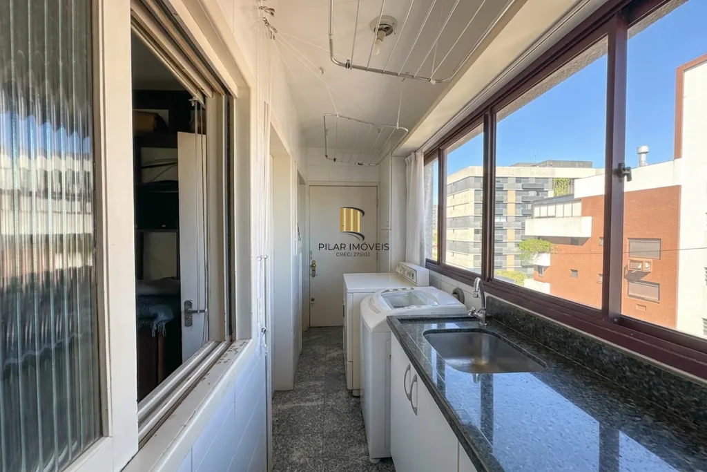 Apartamento 3 dormitórios no bairro Mont Serrat