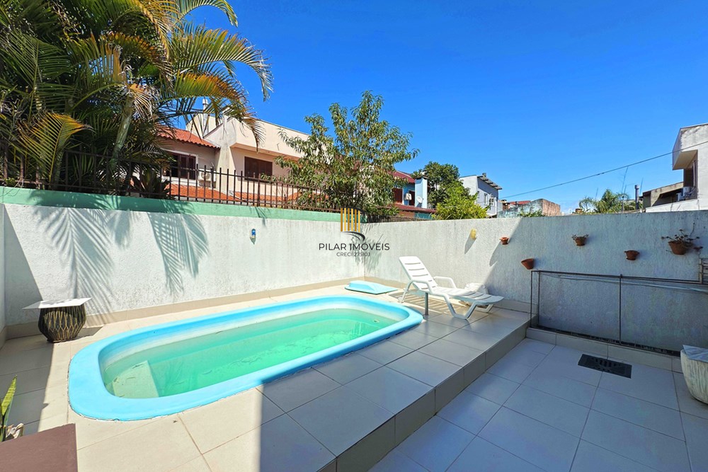 Casa 3 dormitórios no bairro Hípica